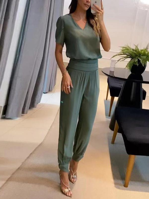 Conjunto Casual de Duas Peças com Calças e Camisa de Manga Curta e Decote em V
