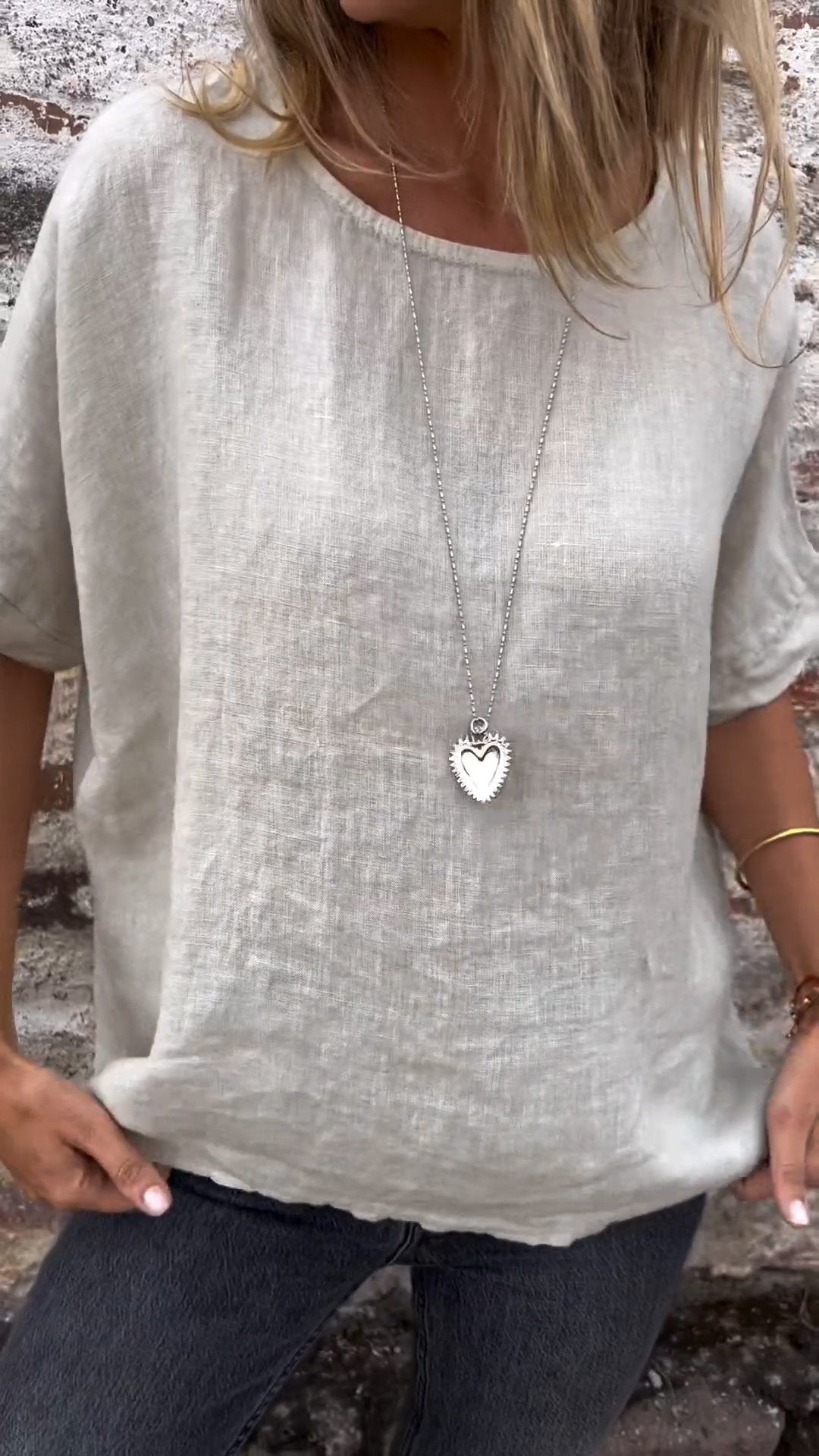 Blusa de Algodão e Linho com Gola Redonda e Mangas Curtas