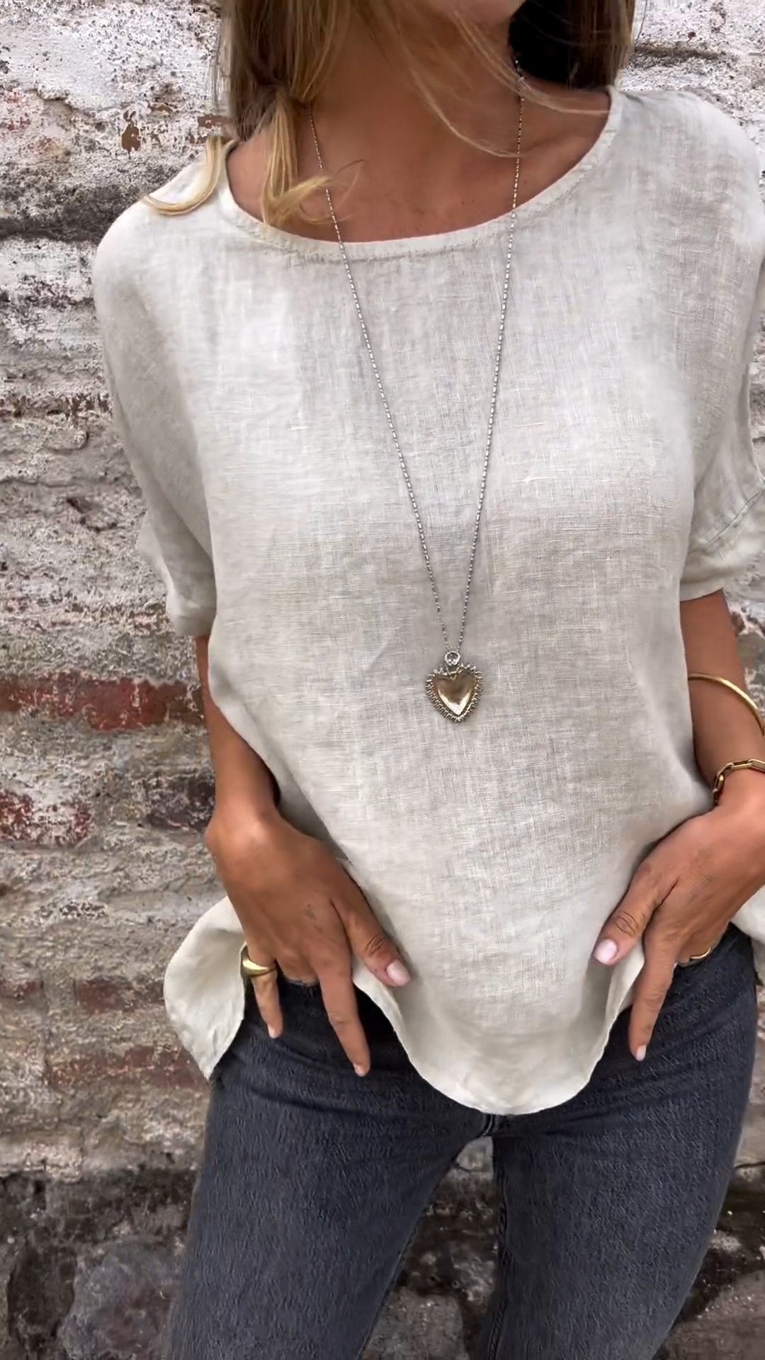 Blusa de Algodão e Linho com Gola Redonda e Mangas Curtas