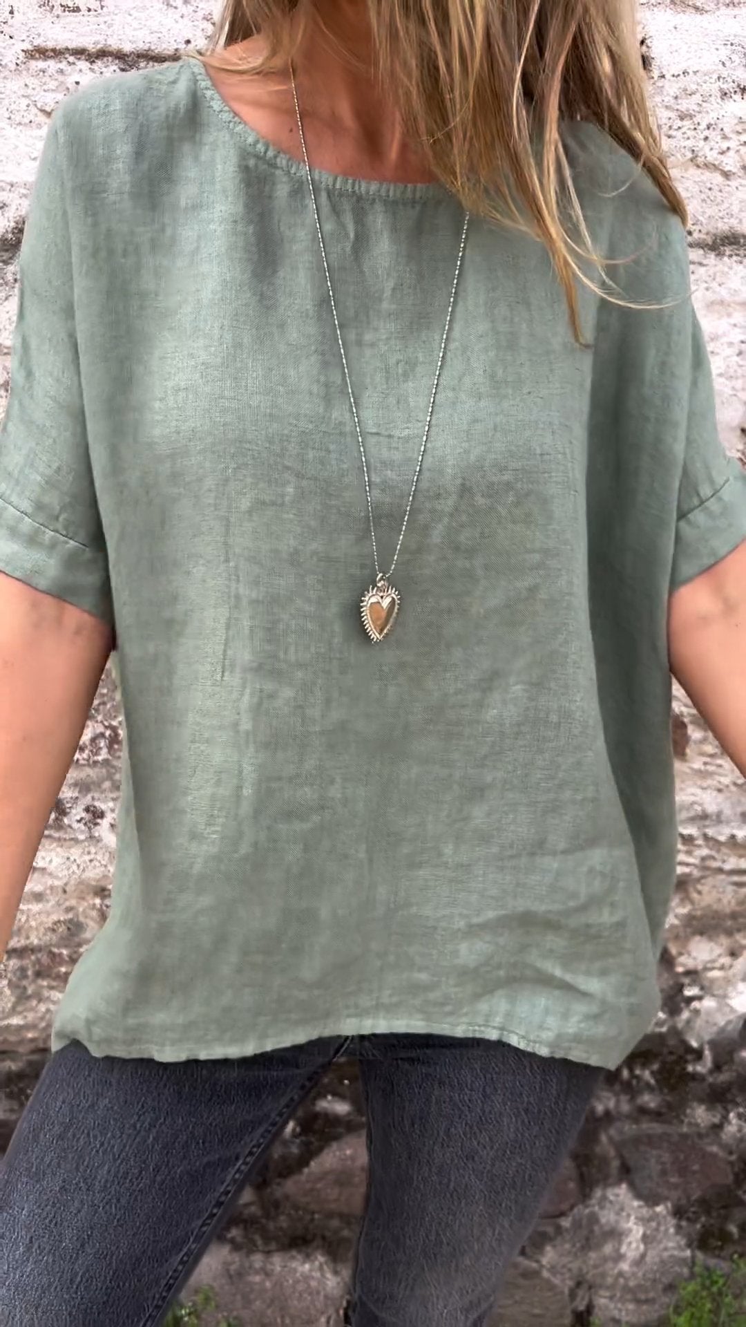 Blusa de Algodão e Linho com Gola Redonda e Mangas Curtas