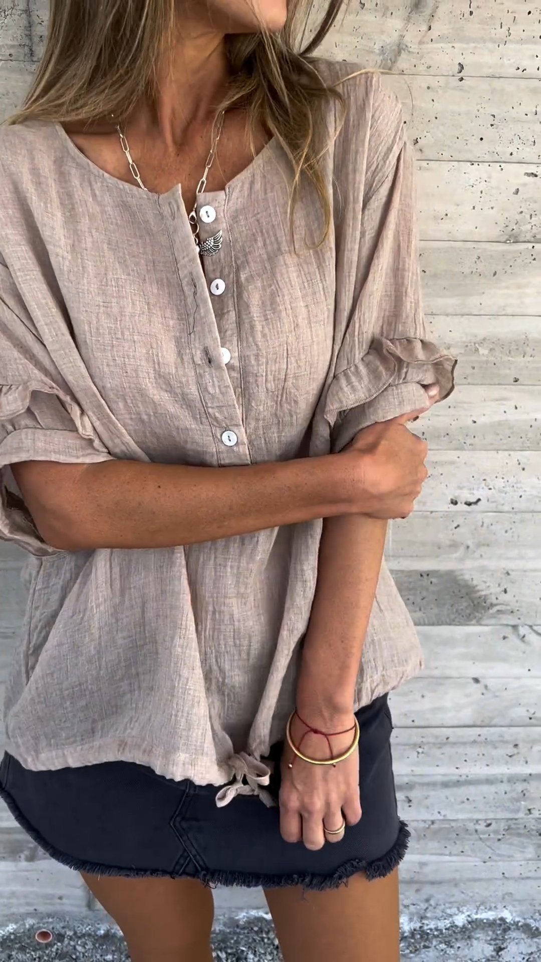 Blusa com Gola Redonda e Barra de Amarrar