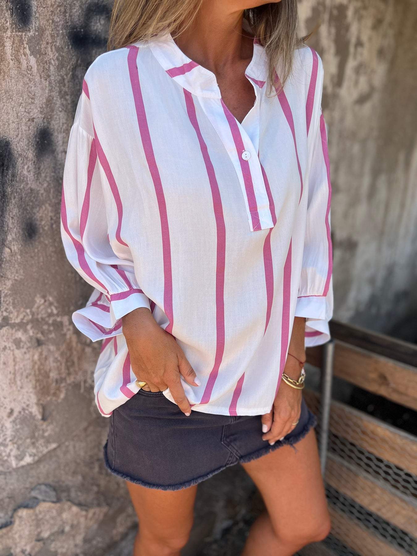 Camisa de Algodão e Linho Listrada com Meia Gola ChicSoul - detalhe 1