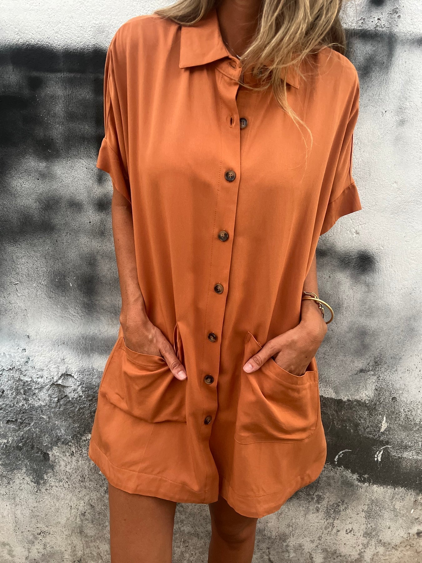 Camisa longa confortável de algodão e linho