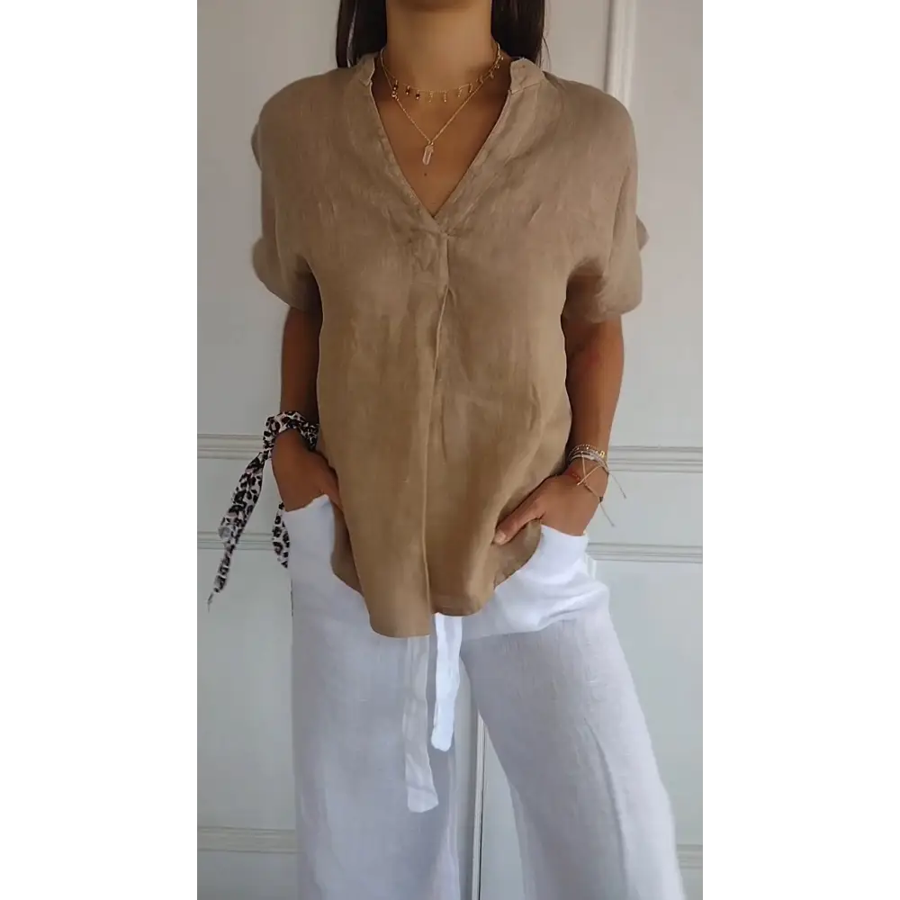 Blusa de algodão e linho com decote em V e mangas curtas