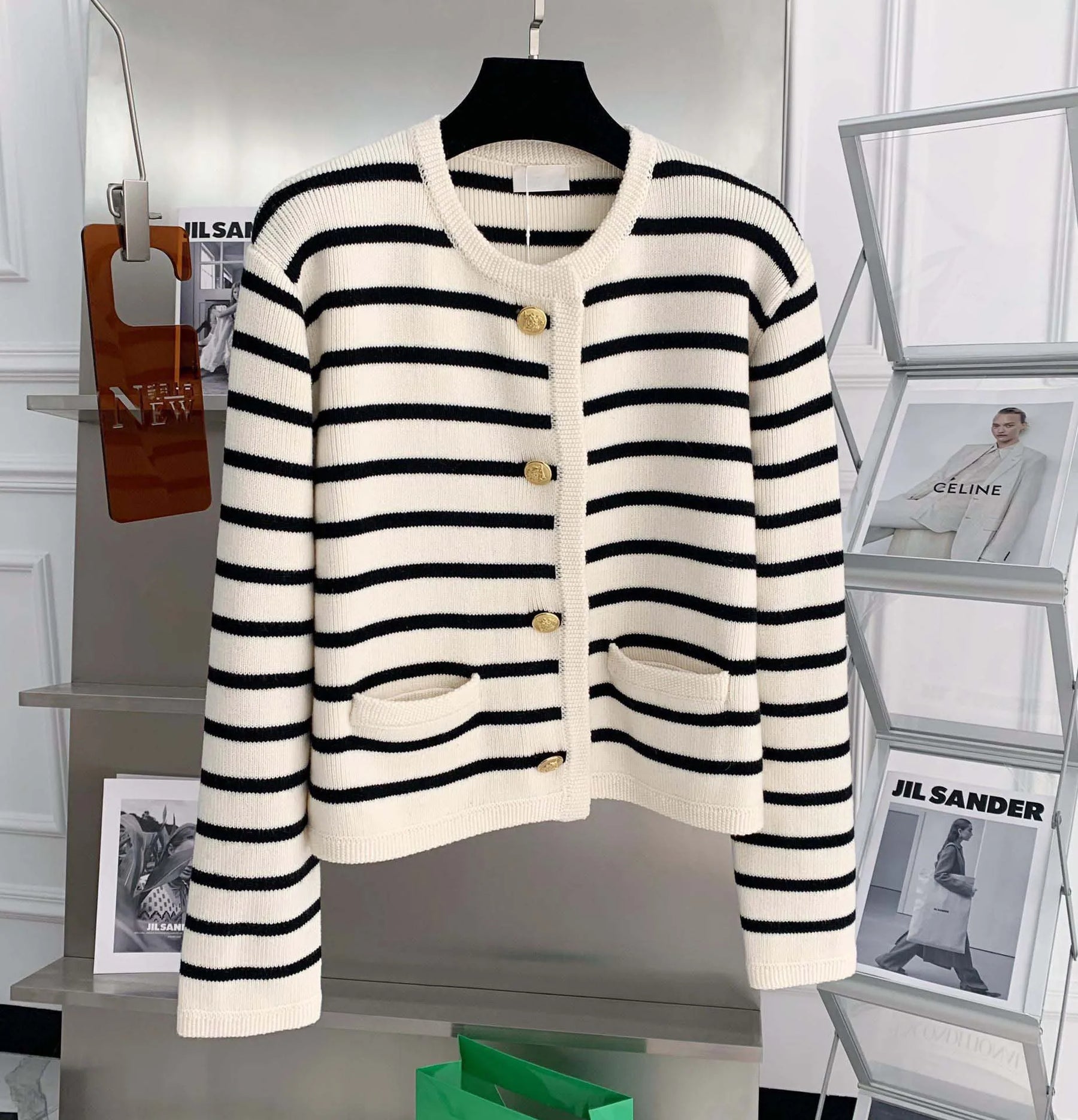 Cardigan Feminino Listrado com Botões
