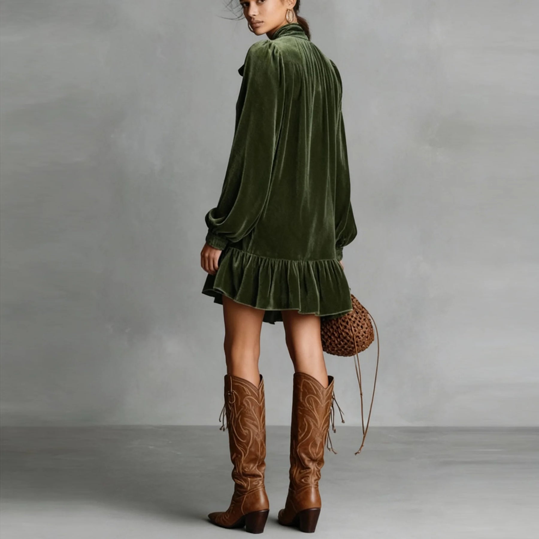 Vestido Curto Feminino Elegante com Babado – Manga Longa e Estilo Moderno