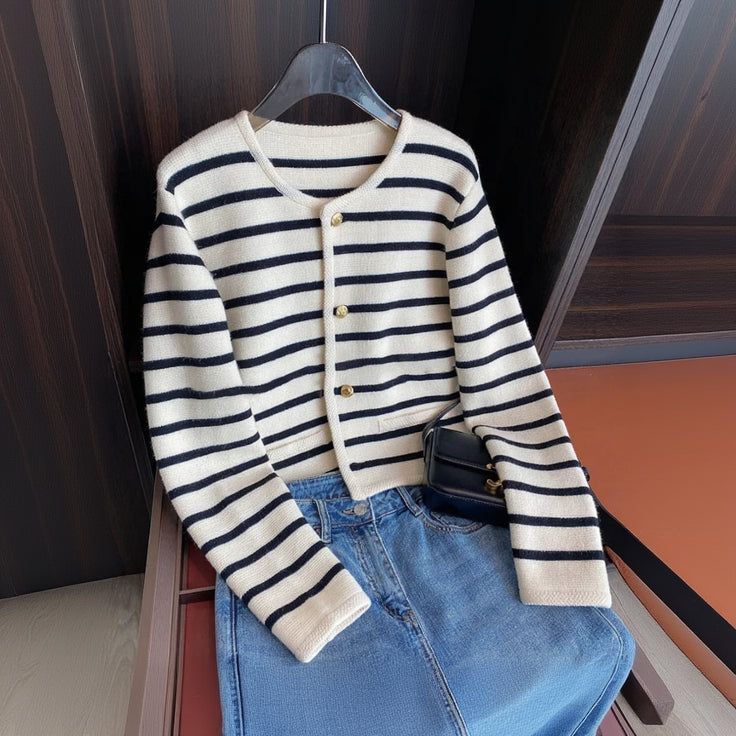 Cardigan Feminino Listrado com Botões