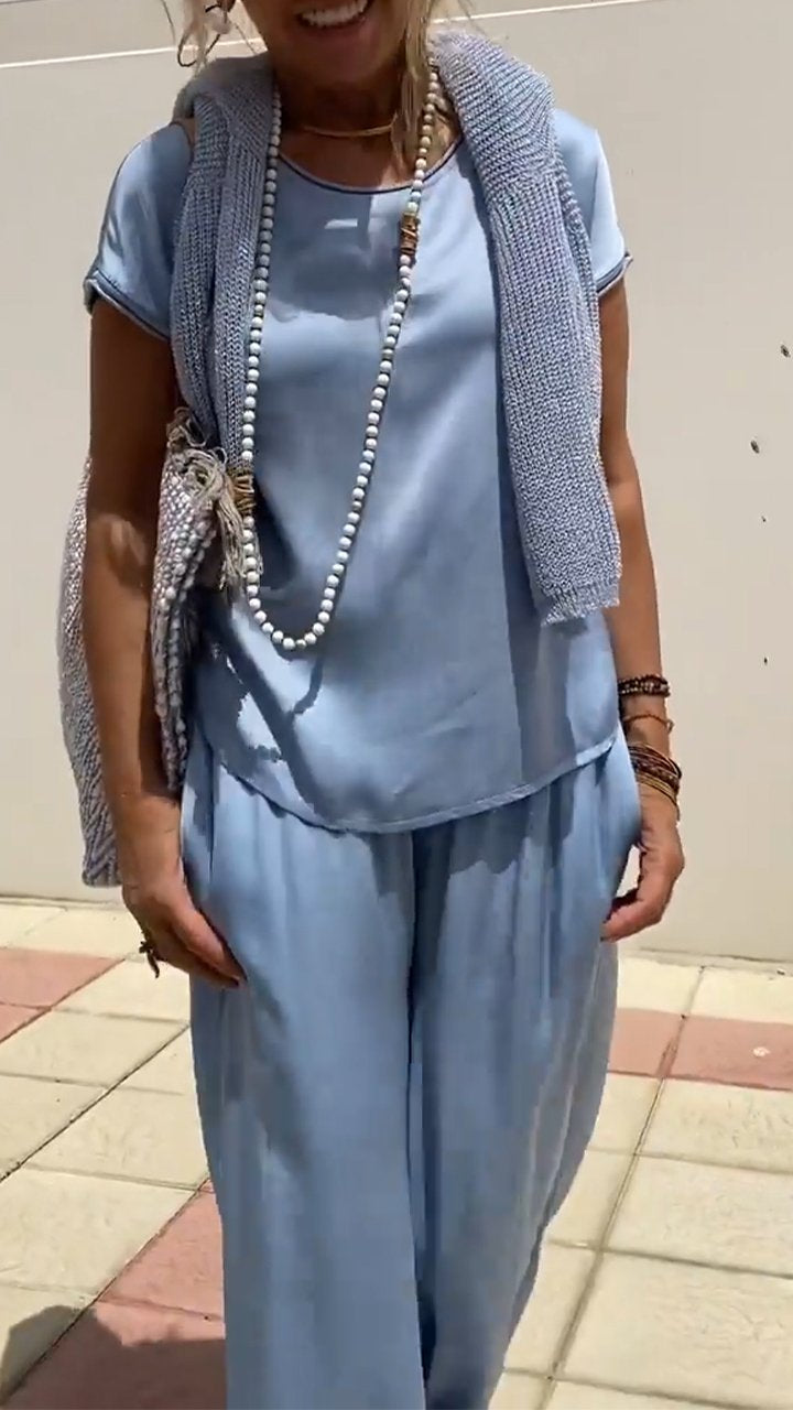 Conjunto de Duas Peças de Cetim com Gola Redonda e Manga Curta