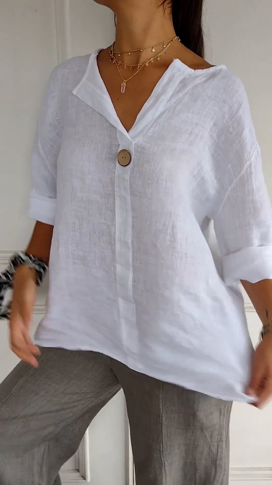 Blusa confortável de algodão e linho com decote em V