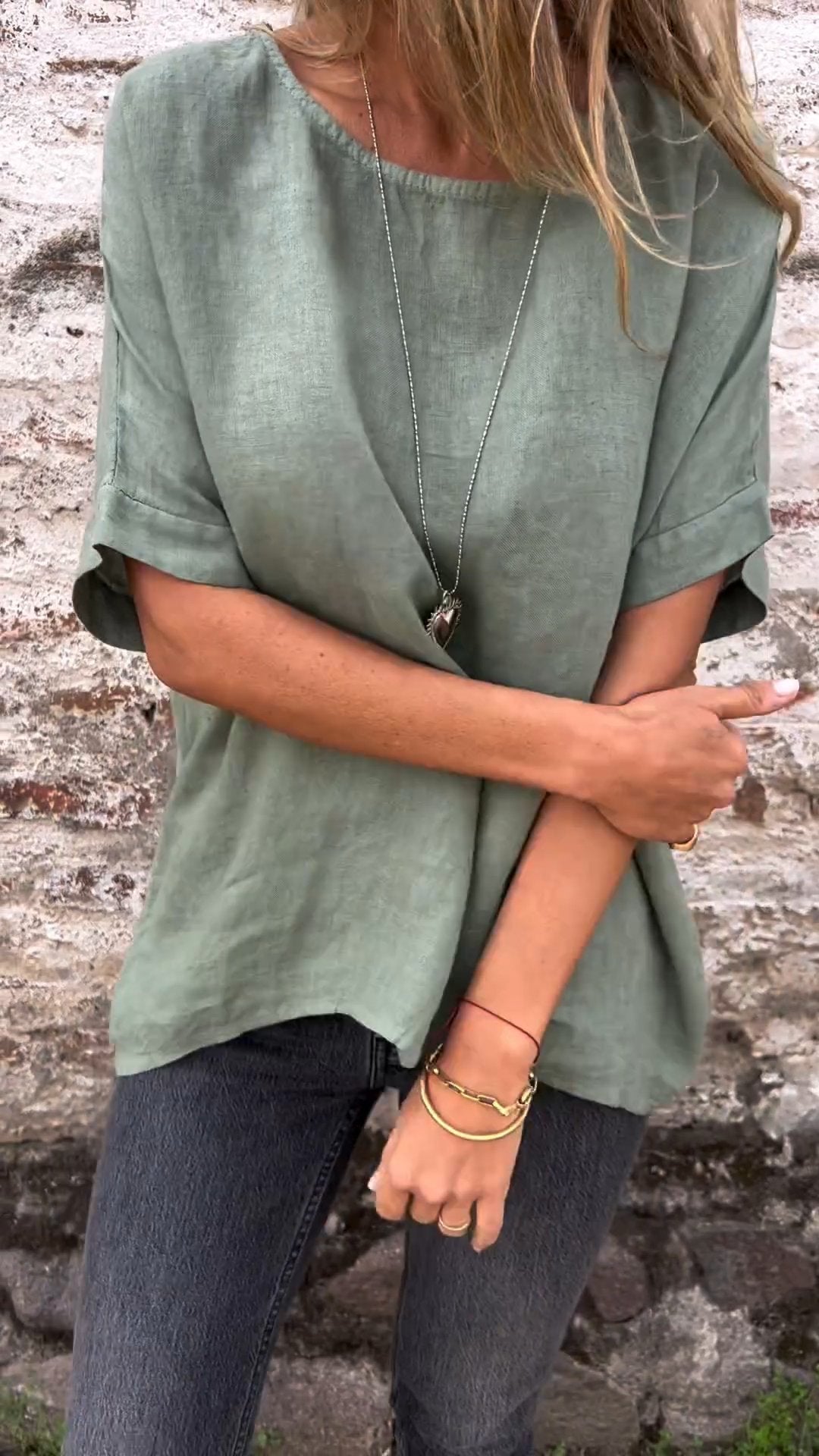 Blusa de Algodão e Linho com Gola Redonda e Mangas Curtas