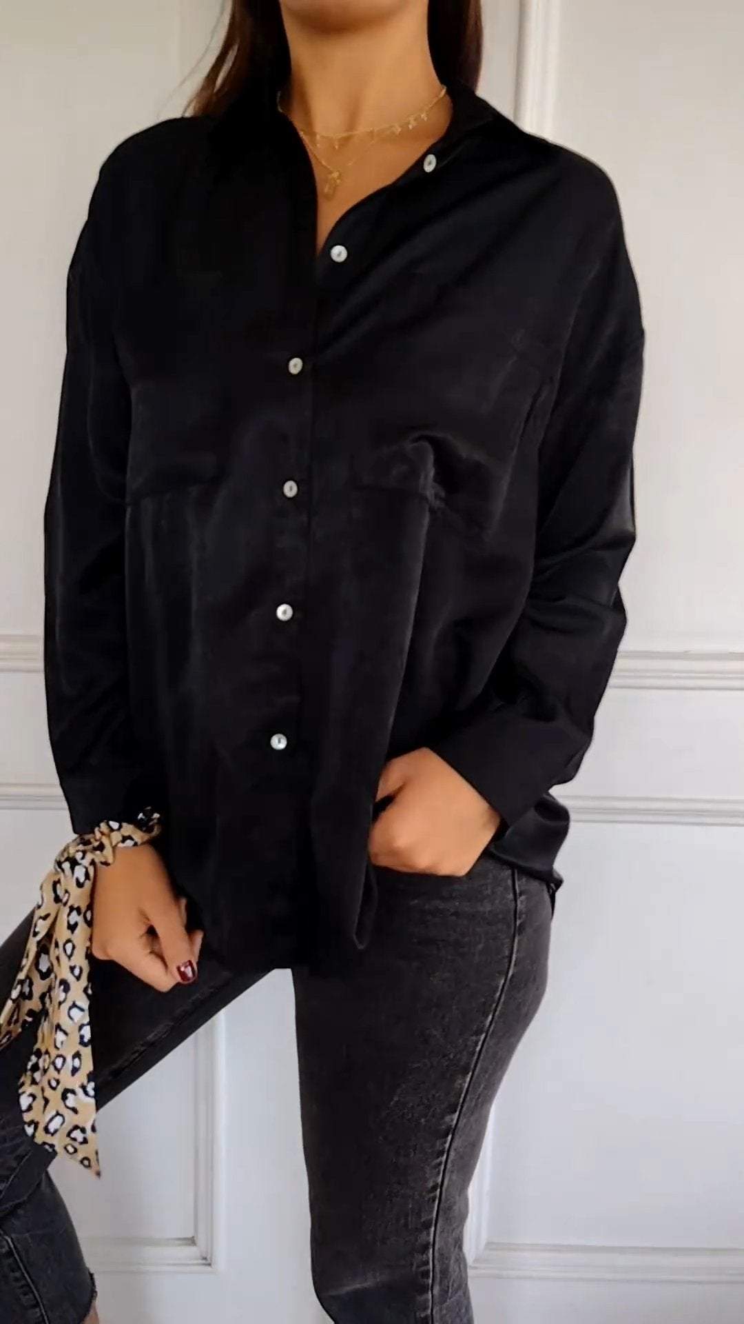 Camisa Casual com Lapela e Mangas Longas