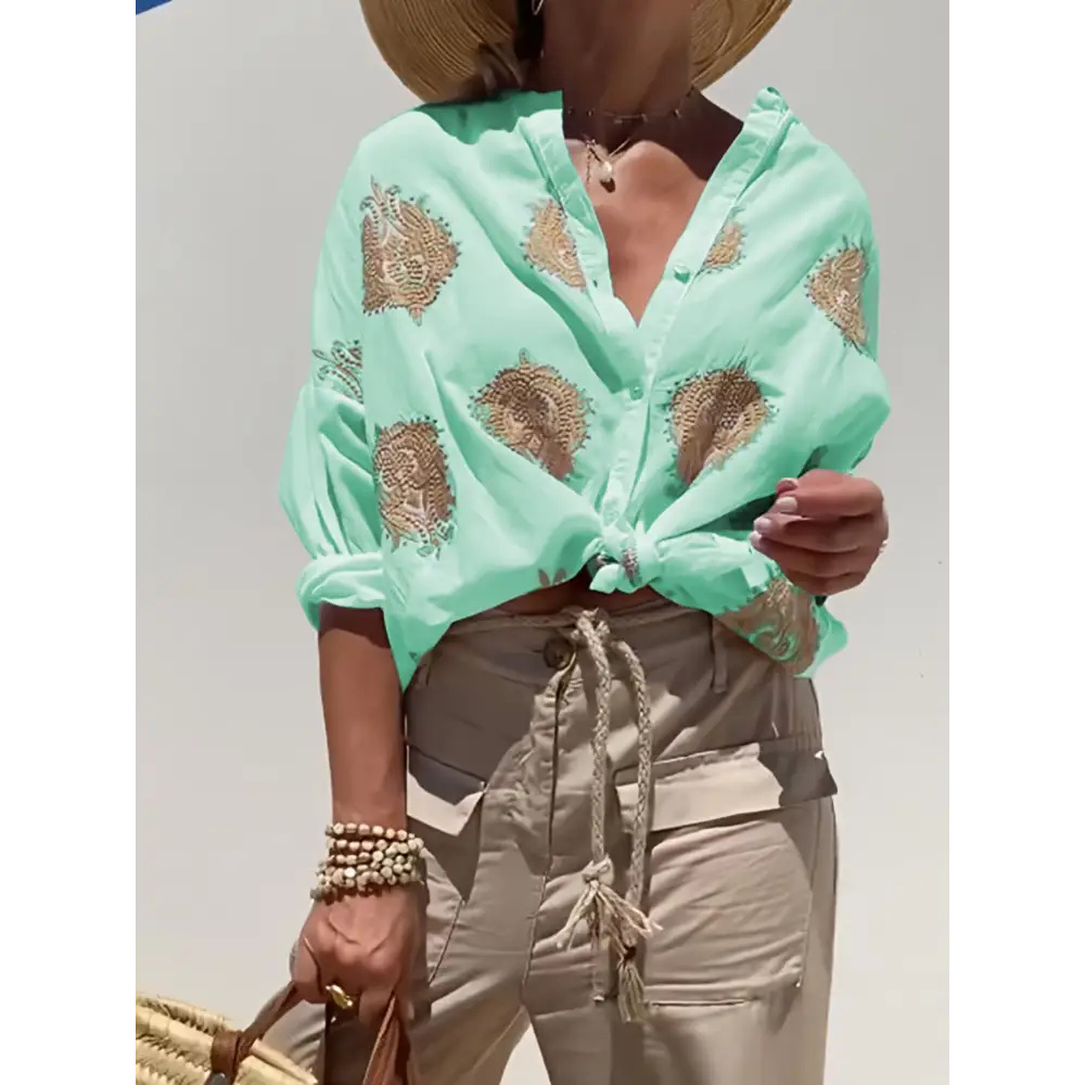 Camisa Feminina Bordada de Algodão com Botões
