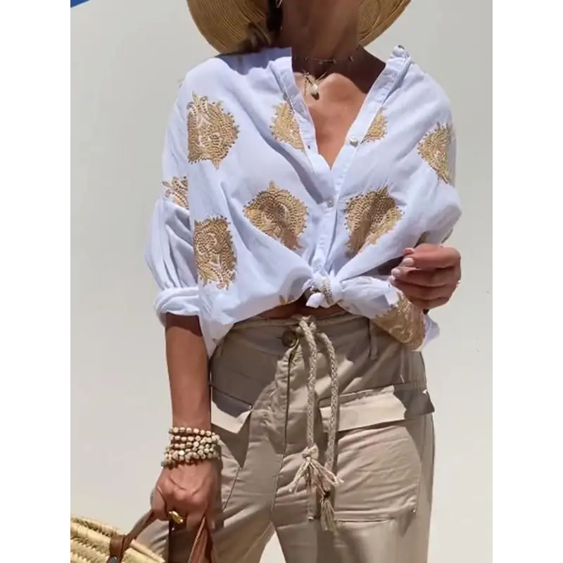 Camisa Feminina Bordada de Algodão com Botões