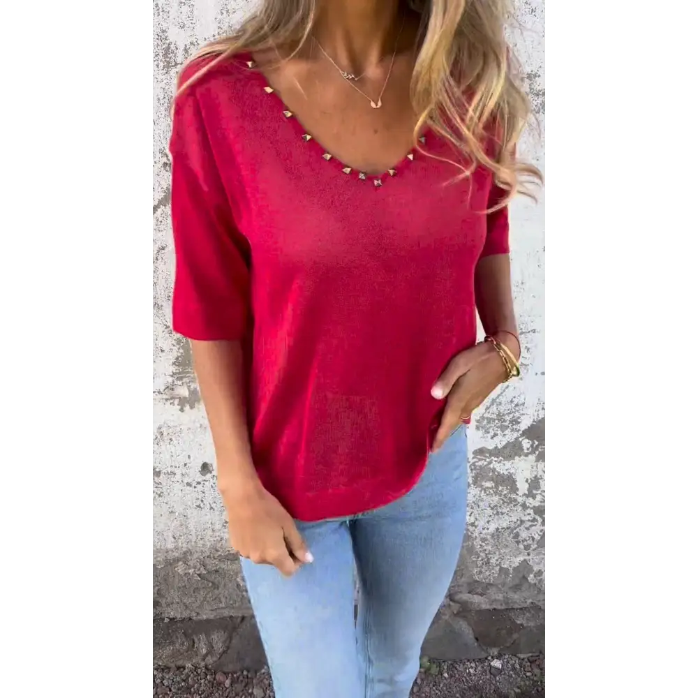 Blusa com decote em V detalhes com chapinhas